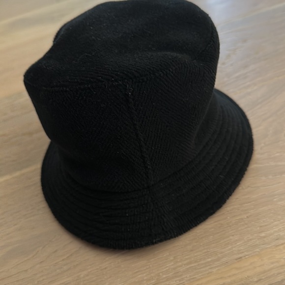 Burberry wool bucket hat. - Picture 4 of 4